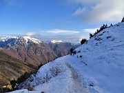72 Dal Passo di Regadur in discesa sul sent. 120 per il Rif. Gherardi